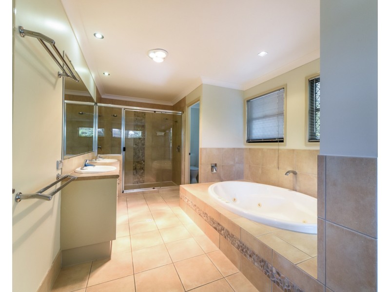 30 Greenside Court, Peregian Springs QLD 4573