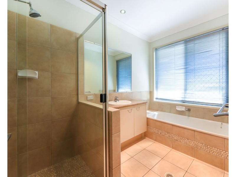 30 Greenside Court, Peregian Springs QLD 4573
