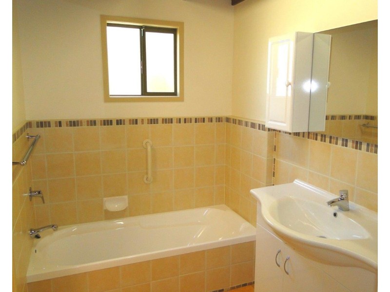 8 Warrack Street, Mount Coolum QLD 4573