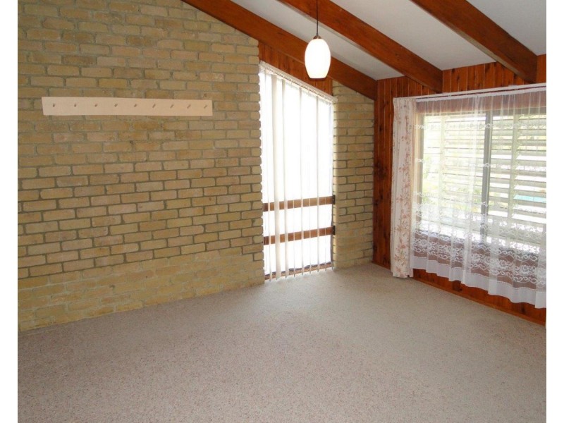 8 Warrack Street, Mount Coolum QLD 4573