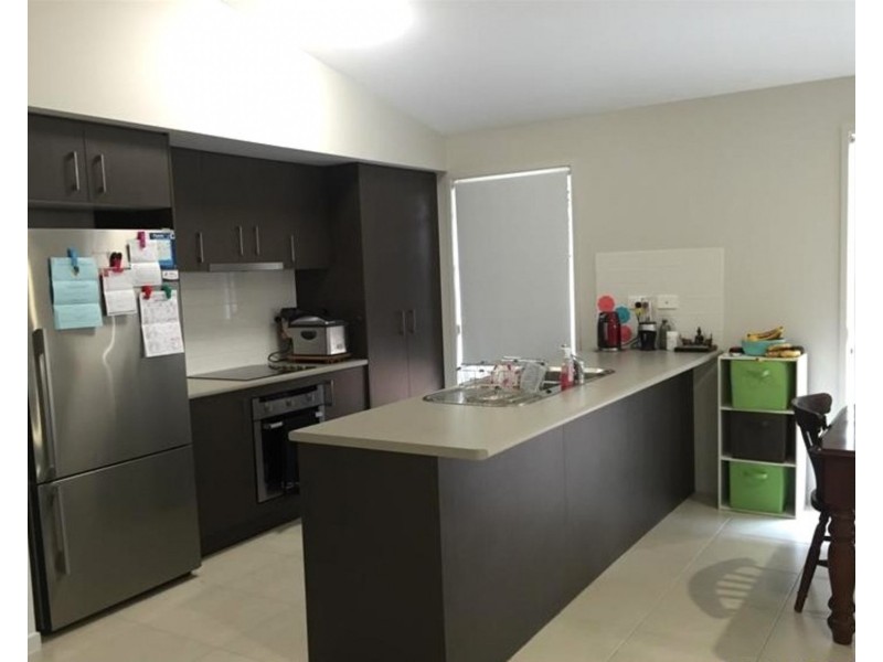 8 Brampton Way, Meridan Plains QLD 4551