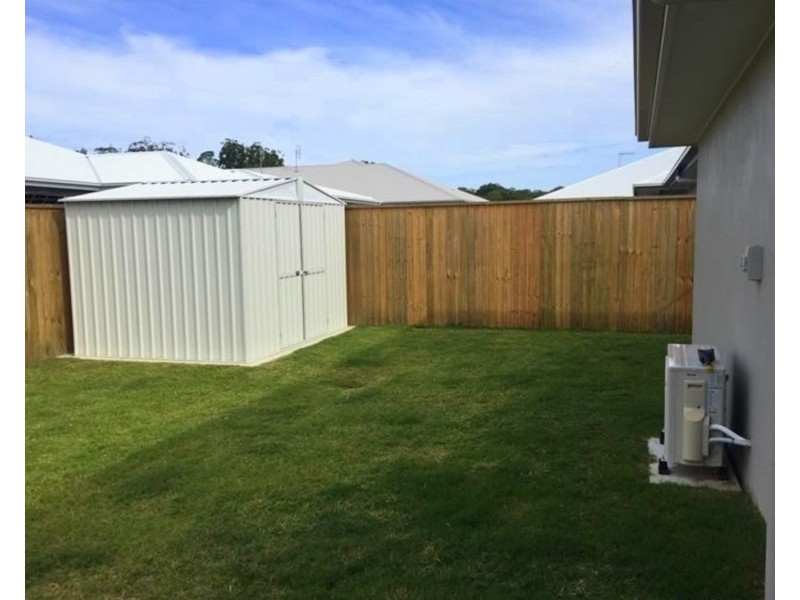 8 Brampton Way, Meridan Plains QLD 4551