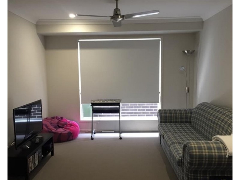 8 Brampton Way, Meridan Plains QLD 4551