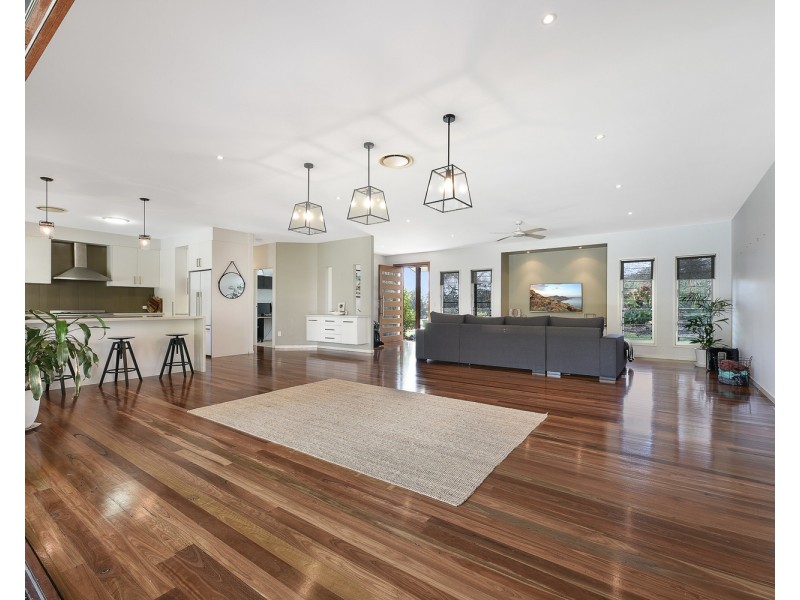 22 Celestial Court, Valdora QLD 4561