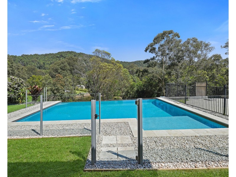 22 Celestial Court, Valdora QLD 4561