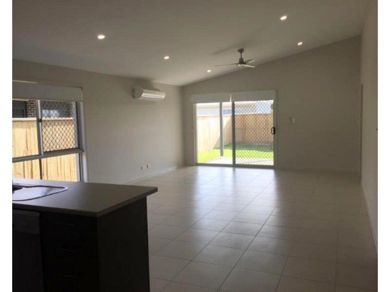 32 Brampton Way, Meridan Plains QLD 4551