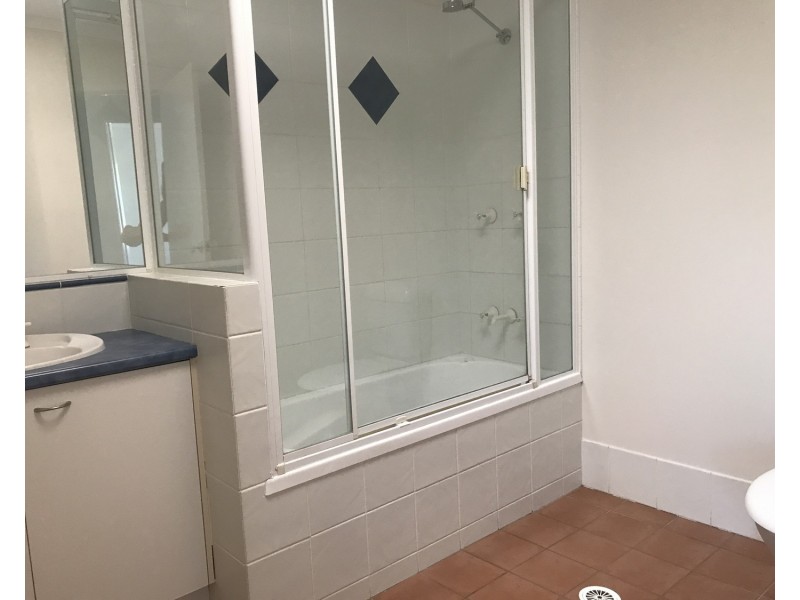 4/4 Greenview Close, Coolum Beach QLD 4573