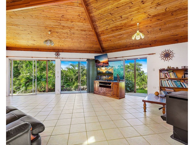 685 Cooloolabin Road, Cooloolabin QLD 4560