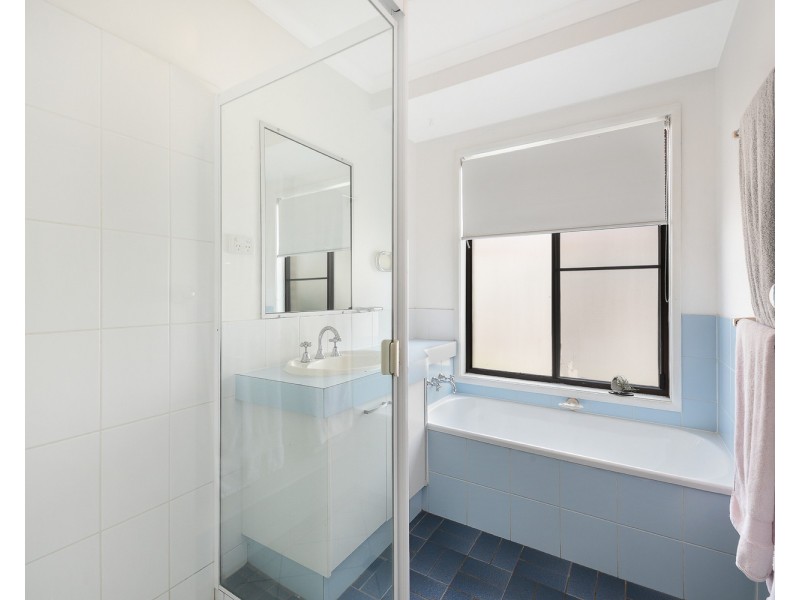 11 Gayome Street, Pacific Paradise QLD 4564