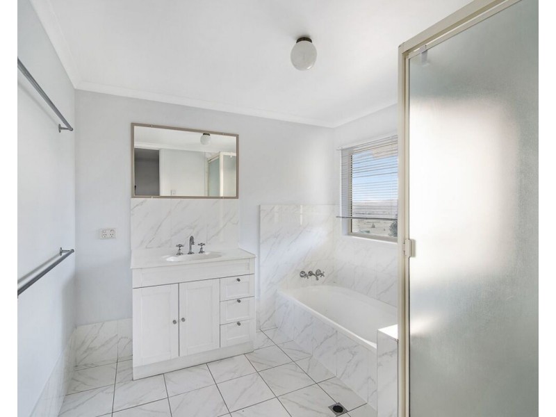 18 Hummingbird Terrace, Coolum Beach QLD 4573