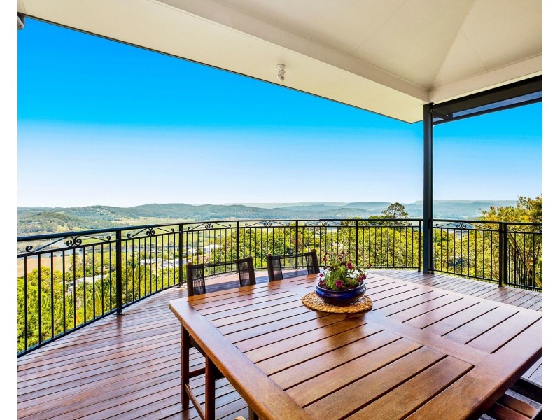 16 Mount Coolum Close, Maroochy River QLD 4561