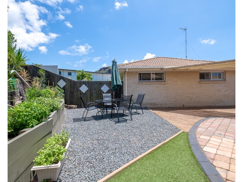 4/5 Kiata Court, Mount Coolum QLD 4573
