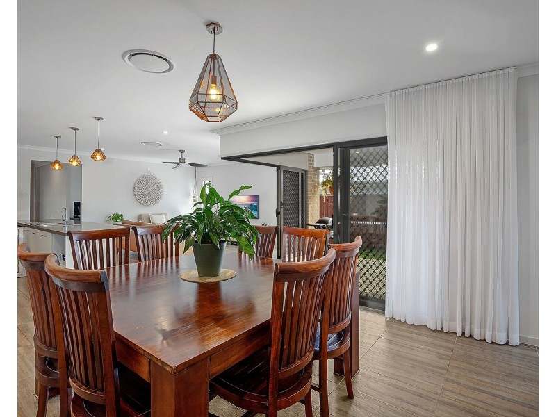 18 California Boulevard, Peregian Beach QLD 4573