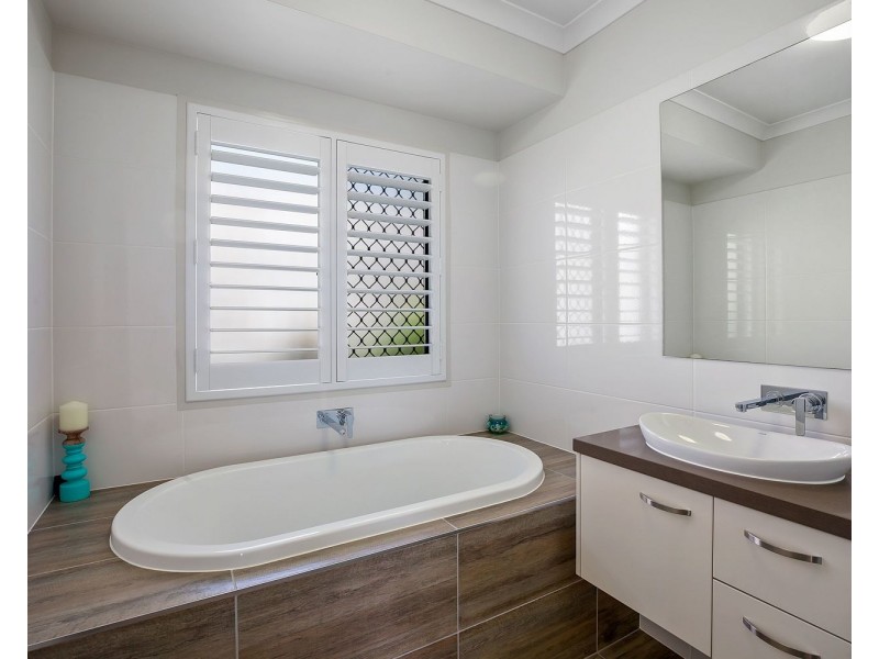 18 California Boulevard, Peregian Beach QLD 4573