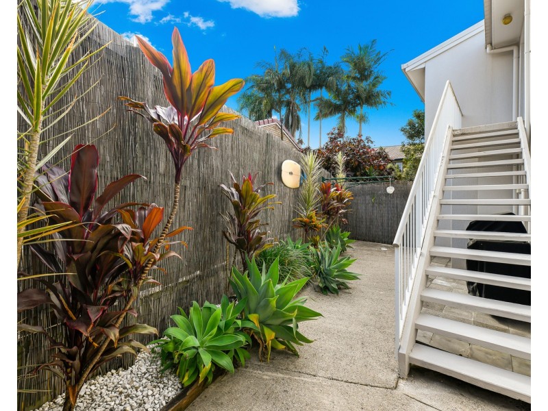 5/8 Eastern Court, Mount Coolum QLD 4573