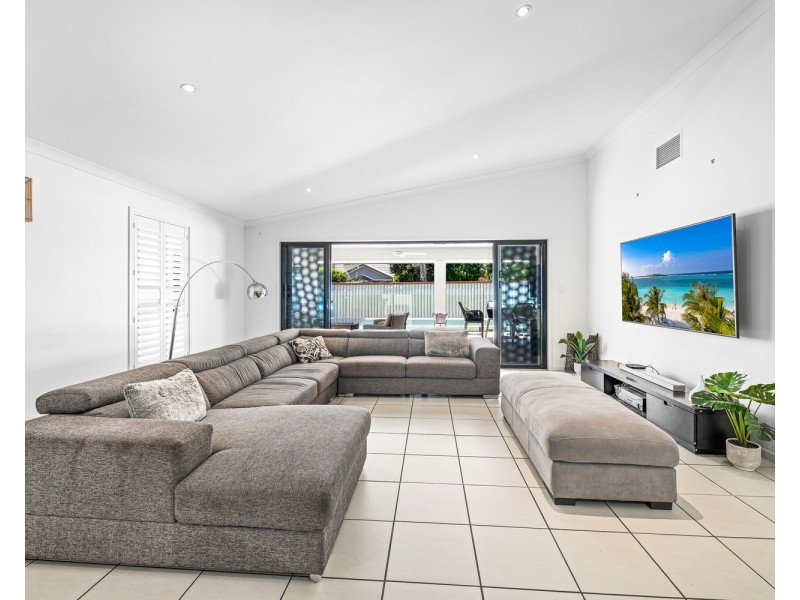 25 Palm Avenue, Coolum Beach QLD 4573