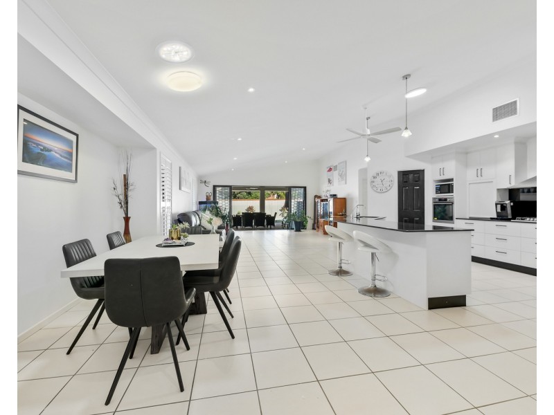 25 Palm Avenue, Coolum Beach QLD 4573