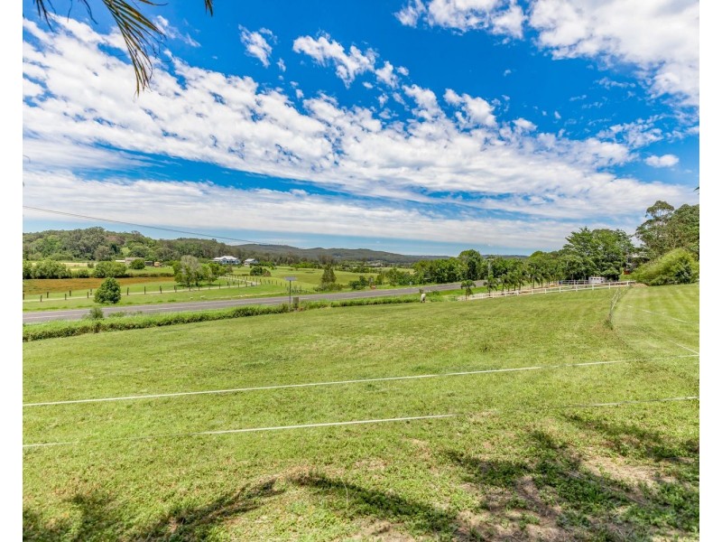 6 Valdora Road, Maroochy River QLD 4561