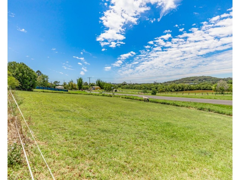 6 Valdora Road, Maroochy River QLD 4561