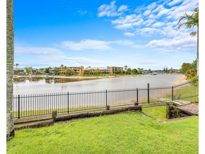 1/3 Barooga Crescent, Mooloolaba QLD 4557