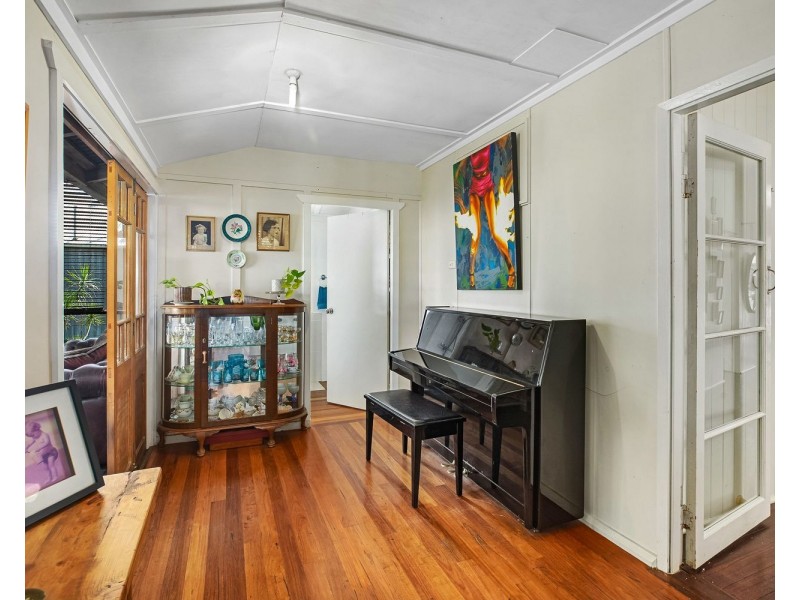 15 Railway Street, Yandina QLD 4561