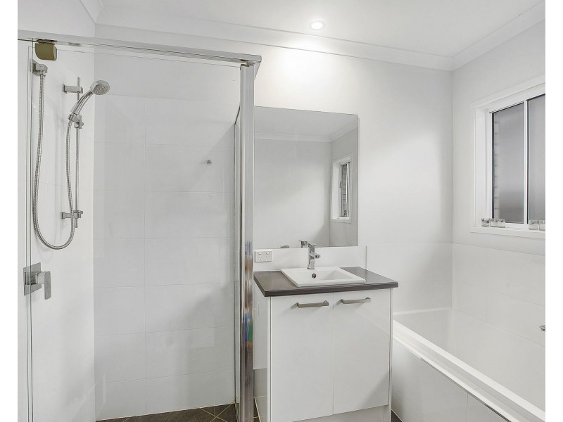 65 Ruby Crescent, Meridan Plains QLD 4551