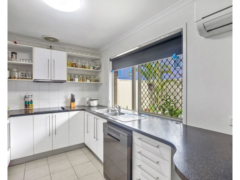 2/12 Doolooma Street, Mountain Creek QLD 4557