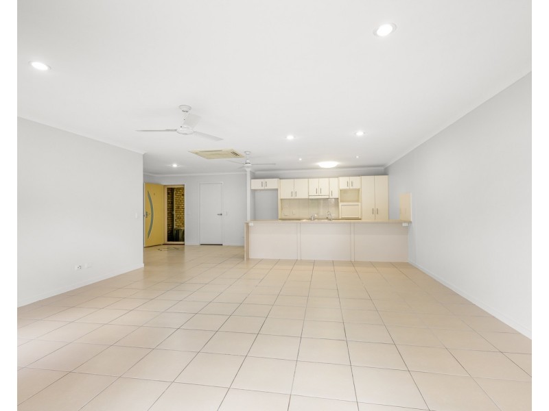 2/35 Maple Street, Yandina QLD 4561