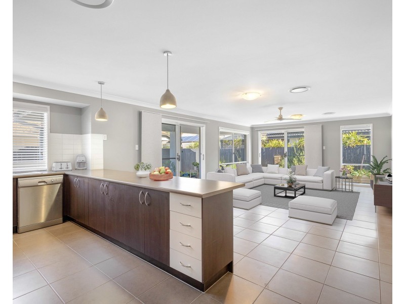 5 Chestwood Crescent, Sippy Downs QLD 4556