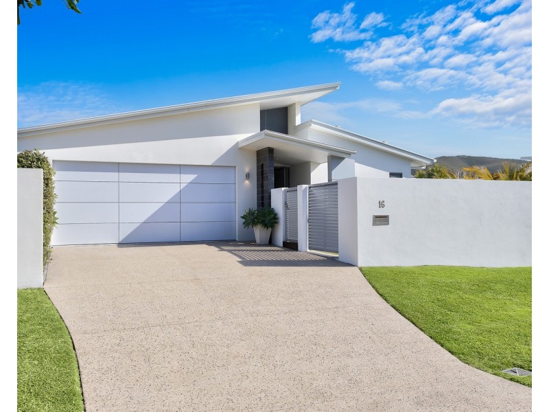 16 Breakers Place, Mount Coolum QLD 4573