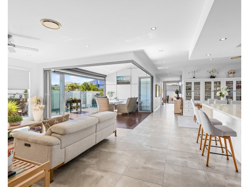 16 Breakers Place, Mount Coolum QLD 4573
