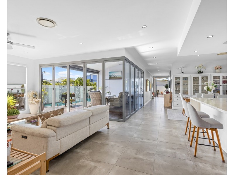 16 Breakers Place, Mount Coolum QLD 4573