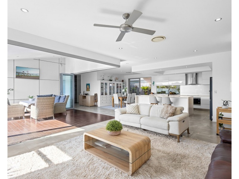 16 Breakers Place, Mount Coolum QLD 4573
