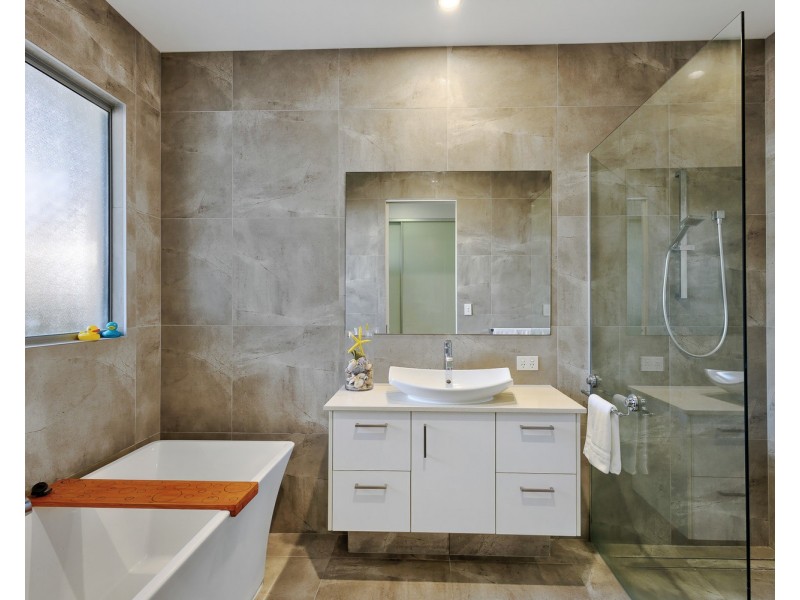 16 Breakers Place, Mount Coolum QLD 4573