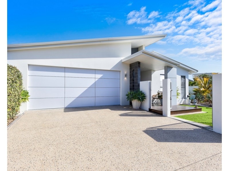 16 Breakers Place, Mount Coolum QLD 4573