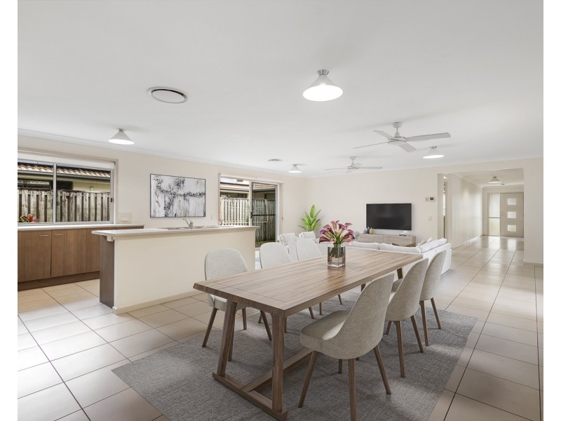 4 Liekefett Way, Little Mountain QLD 4551