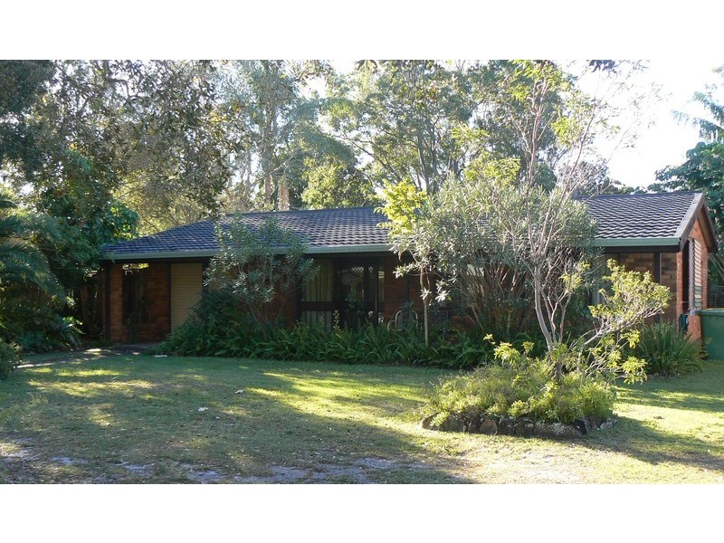8 Seaspray Avenue, Coolum Beach QLD 4573