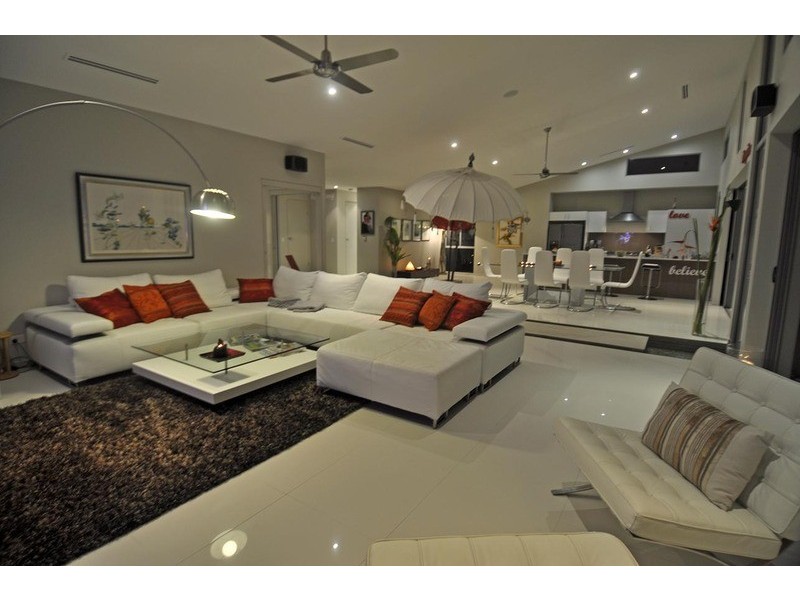 2 Glen Abby Avenue, Peregian Springs QLD 4573