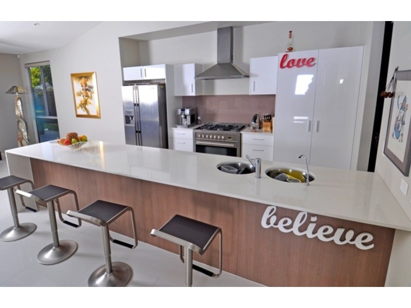 2 Glen Abby Avenue, Peregian Springs QLD 4573