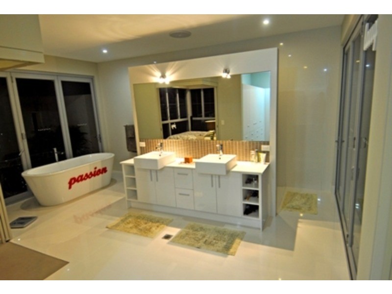 2 Glen Abby Avenue, Peregian Springs QLD 4573