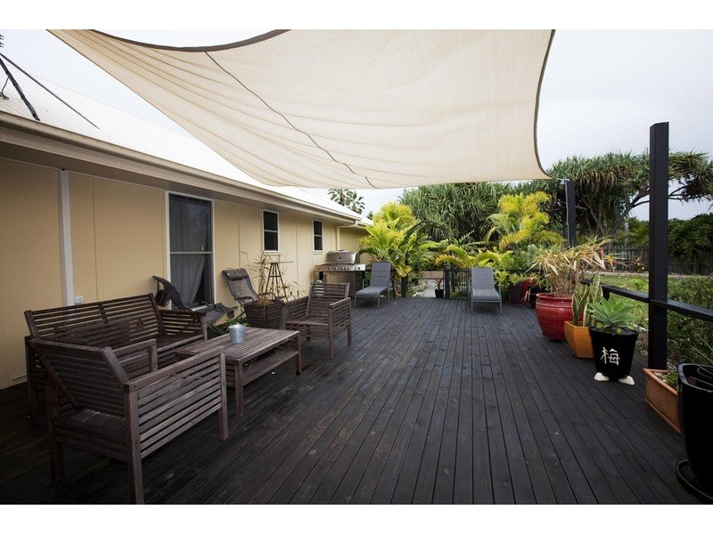 35 Lakedrive Crescent, Marcoola QLD 4564