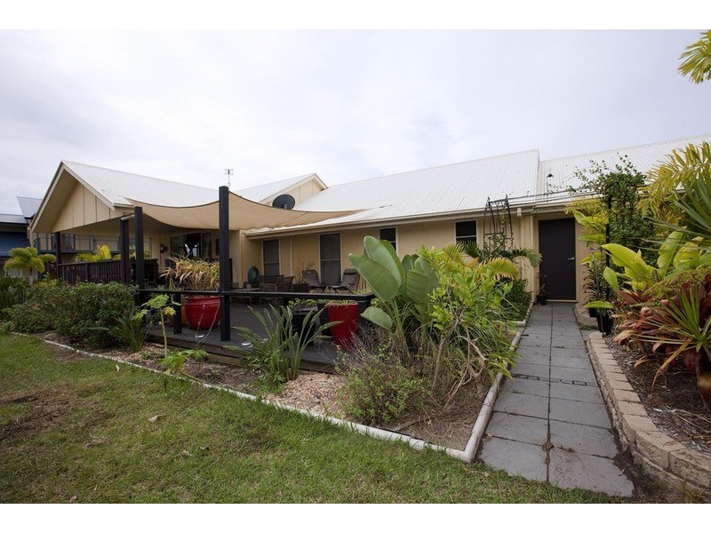 35 Lakedrive Crescent, Marcoola QLD 4564