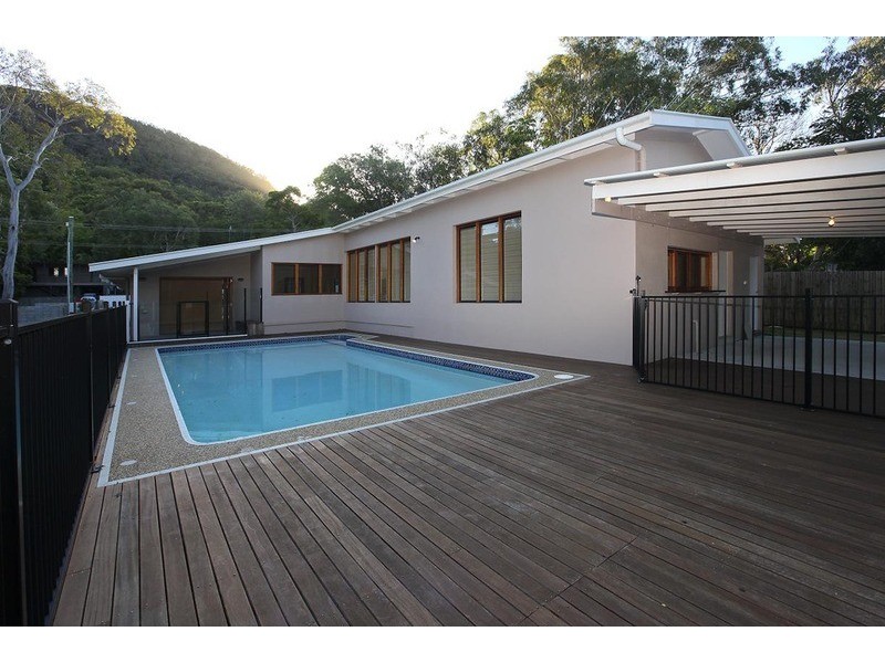 11 Tanah West Street, Mount Coolum QLD 4573