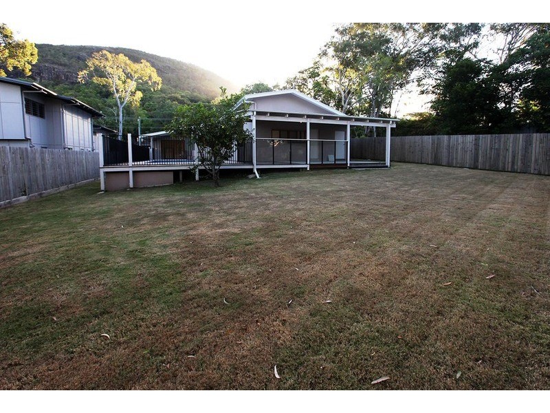 11 Tanah West Street, Mount Coolum QLD 4573