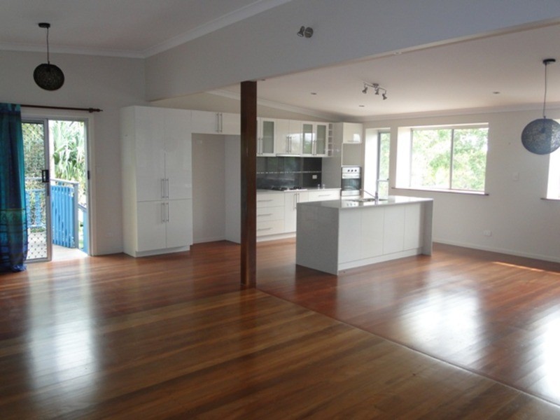 1574 David Low Way, Point Arkwright QLD 4573