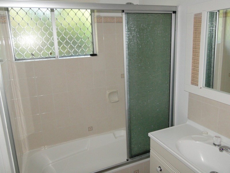 8 Yerranya  Row, Coolum Beach QLD 4573