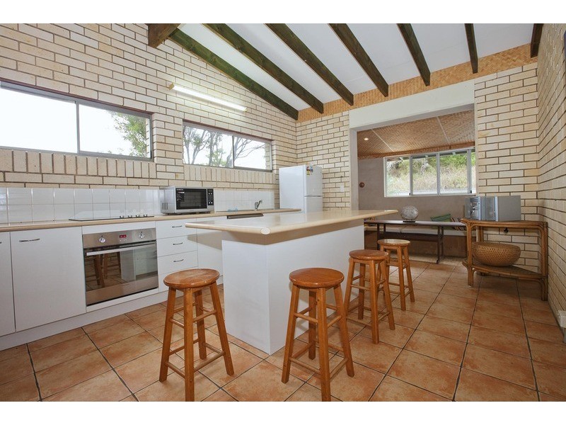 1542 David Low Way, Point Arkwright QLD 4573