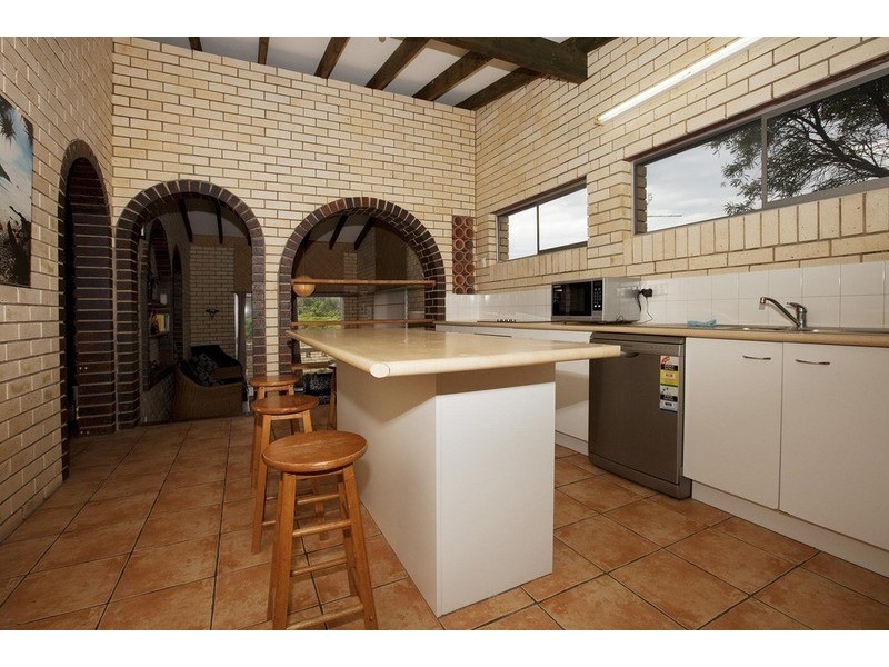 1542 David Low Way, Point Arkwright QLD 4573