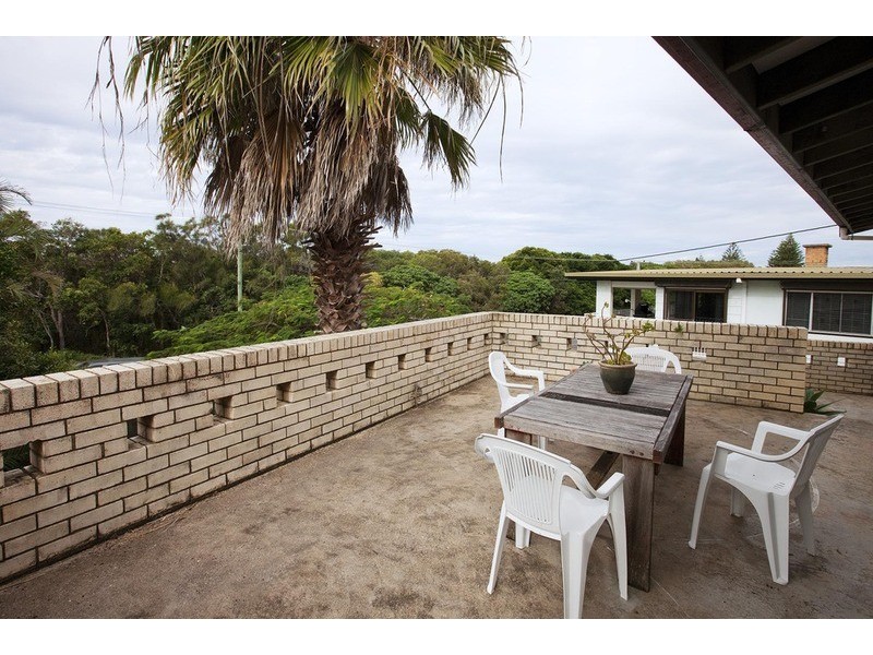 1542 David Low Way, Point Arkwright QLD 4573