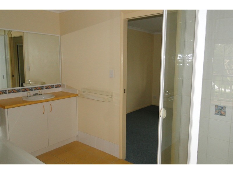 2/6 Yerranya Row, Yaroomba QLD 4573